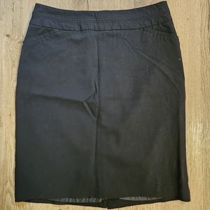 Black pencil skirt with pockets